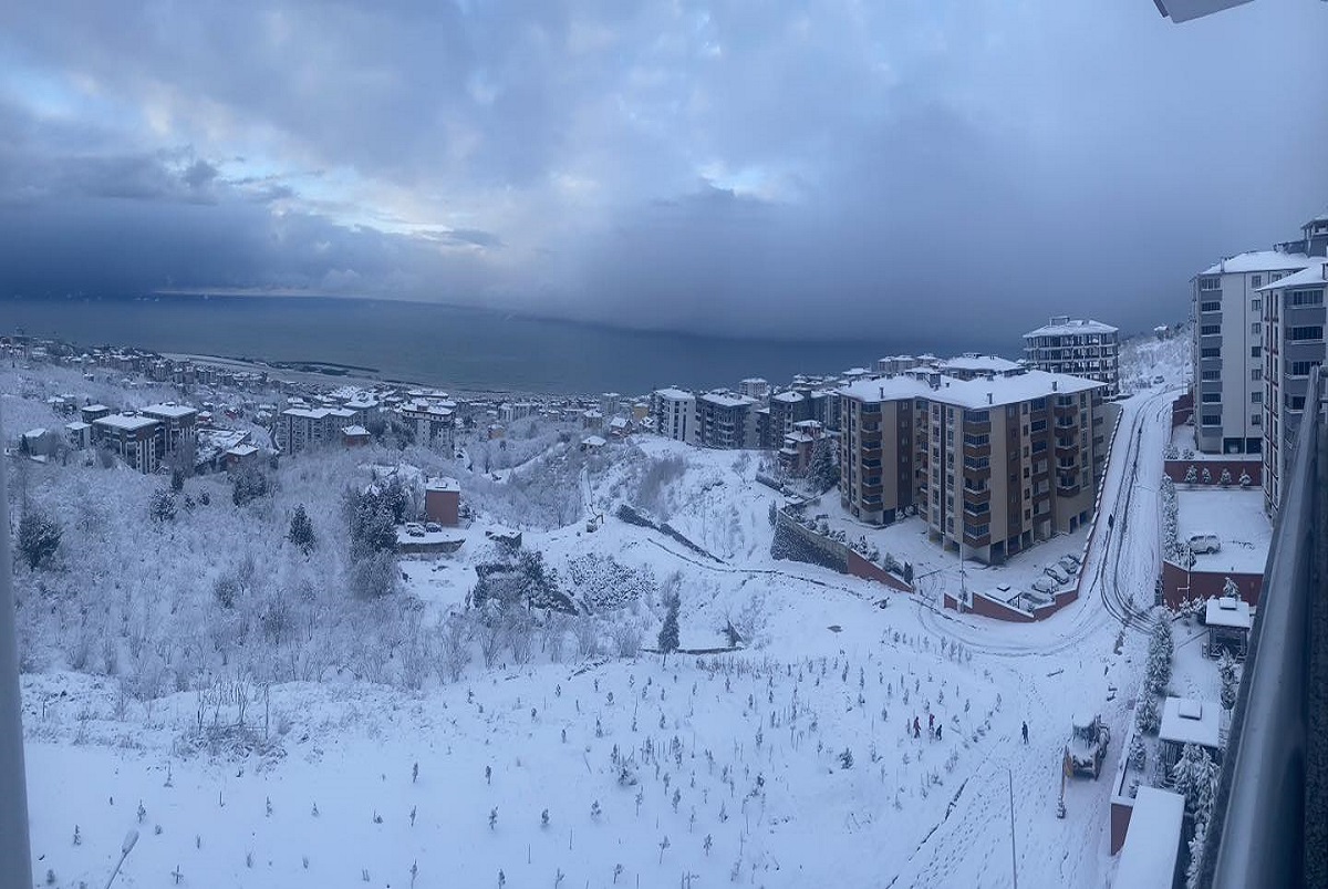 YEŞİLKÖY MAHALLESİ KAR MANZARASI